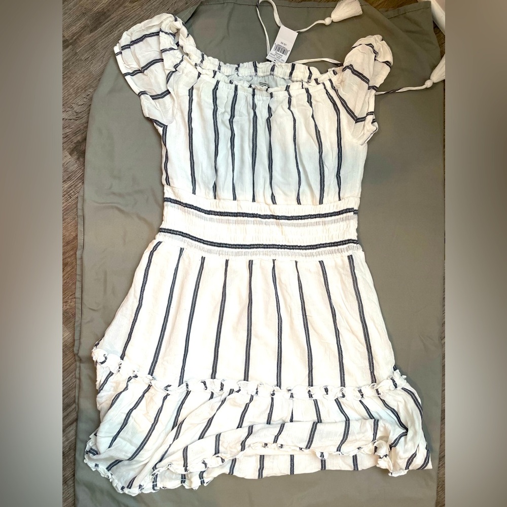 White strip dress size XS